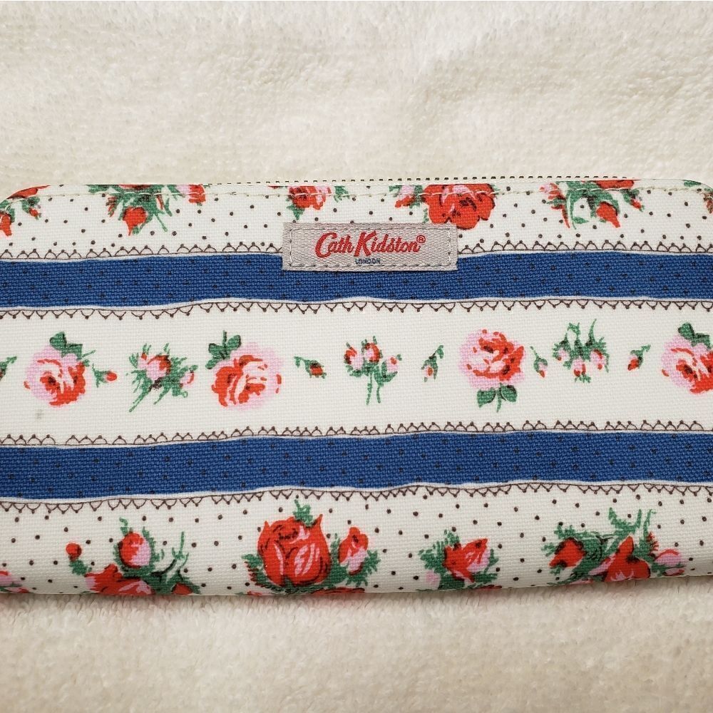 NWOT Cath Kidston Rose Continental Wallet